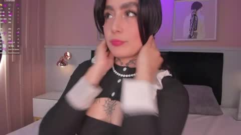 Elodie  online show from July 16, 2026, 12:11 pm