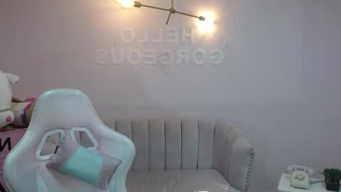 Snapshot of elody_a chatting on March 6, 2025, 9:36 am Elody online show from March 6, 2025, 9:36 am