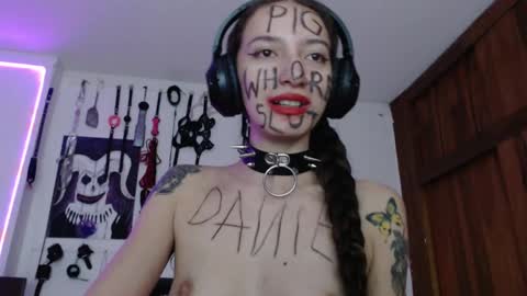 Snapshot of eloise_brown_ chatting on January 7, 2025, 5:54 am Chelsea Please help me to reach 100 thumbs up online show from January 7, 2025, 5:54 am