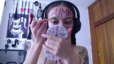 Snapshot of eloise_brown_ chatting on January 29, 2025, 9:50 pm Chelsea Please help me to reach 100 thumbs up online show from January 29, 2025, 9:50 pm