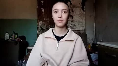 Snapshot of elouisevallian chatting on June 11, 2026, 2:53 am Elara online show from June 11, 2026, 2:53 am