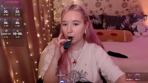 Snapshot of elovinora chatting on December 13, 2024, 6:05 pm Ela give me a thumbs up if you like it and this is important for the development of the account online show from December 13, 2024, 6:05 pm