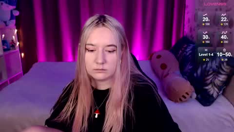 Snapshot of elovinora chatting on December 30, 2024, 7:42 pm Ela give me a thumbs up if you like it and this is important for the development of the account online show from December 30, 2024, 7:42 pm