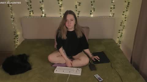 Snapshot of elovinora chatting on February 2, 2026, 6:39 pm Ela give me a thumbs up if you like it and this is important for the development of the account online show from February 2, 2026, 6:39 pm