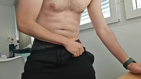 elrubiyo25 online show from July 8, 2026, 12:31 pm