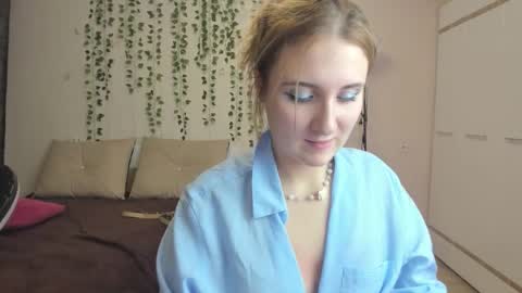 Snapshot of elsa_hot_here chatting on October 20, 2025, 3:56 pm Elsa online show from October 20, 2025, 3:56 pm