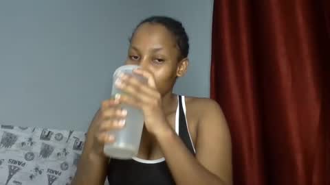 elsysmile online show from February 4, 2025, 3:54 am