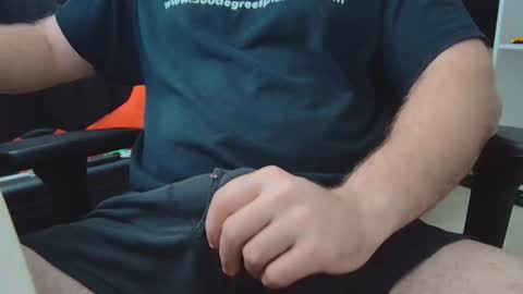 Snapshot of eltanke2206 chatting on November 19, 2025, 8:09 pm alexgarg online show from November 19, 2025, 8:09 pm