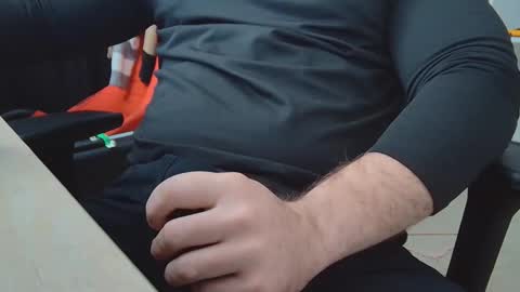 Snapshot of eltanke2206 chatting on December 5, 2025, 5:31 pm alexgarg online show from December 5, 2025, 5:31 pm