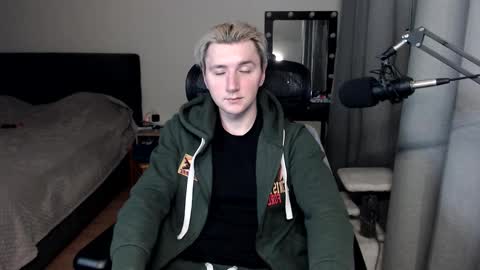 Elvin Vaenight online show from October 21, 2025, 12:44 am