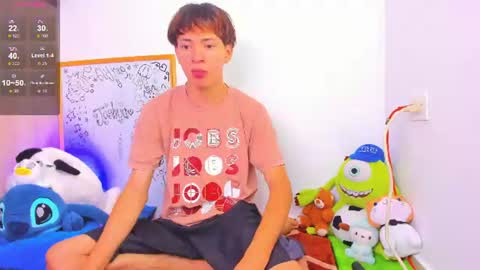 Snapshot of ely_king chatting on July 13, 2026, 6:33 pm E L Y K I N G online show from July 13, 2026, 6:33 pm
