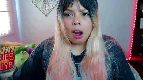 Snapshot of elymoon chatting on February 13, 2026, 5:42 pm Ely online show from February 13, 2026, 5:42 pm