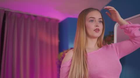 Elyssa online show from March 30, 2026, 7:04 pm