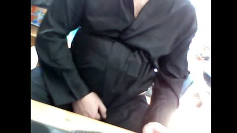 Snapshot of em_79 chatting on April 7, 2026, 2:39 pm Em online show from April 7, 2026, 2:39 pm