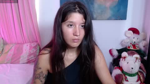 Snapshot of em_aa1 chatting on December 31, 2024, 1:30 pm A N D R E A online show from December 31, 2024, 1:30 pm