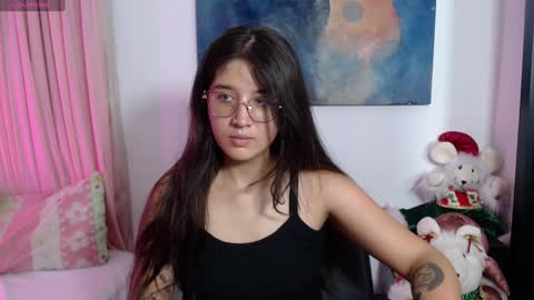 Snapshot of em_aa1 chatting on January 1, 2025, 2:19 am A N D R E A online show from January 1, 2025, 2:19 am