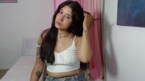 Snapshot of em_aa1 chatting on January 18, 2025, 1:30 am A N D R E A online show from January 18, 2025, 1:30 am