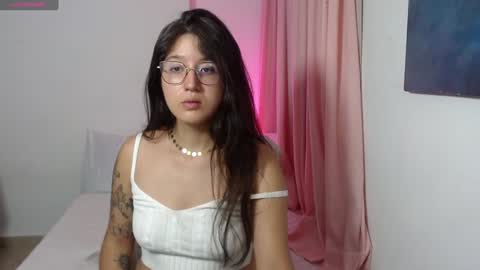 Snapshot of em_aa1 chatting on January 18, 2025, 4:37 am A N D R E A online show from January 18, 2025, 4:37 am