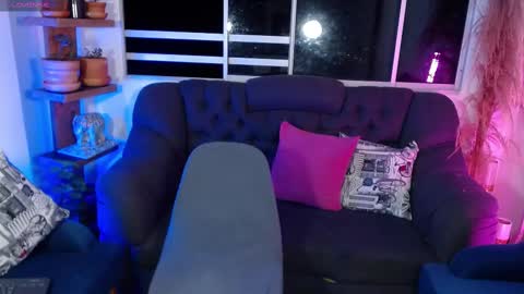 Snapshot of em_aa1 chatting on March 5, 2025, 1:31 am A N D R E A online show from March 5, 2025, 1:31 am