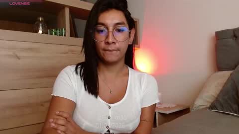 Emilia  online show from March 1, 2025, 1:07 pm