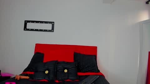 ema garcia  online show from November 2, 2025, 11:23 am