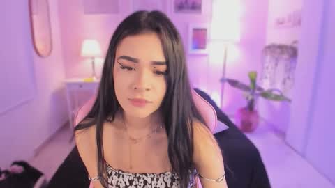 Snapshot of ema_soul chatting on November 21, 2025, 9:24 pm emma soul online show from November 21, 2025, 9:24 pm