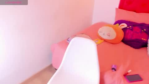 Ema online show from December 19, 2024, 8:13 pm