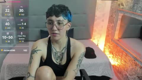 emahills__axelrose online show from October 13, 2025, 3:06 am