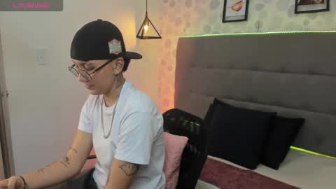 emahills__axelrose online show from November 11, 2025, 3:17 am