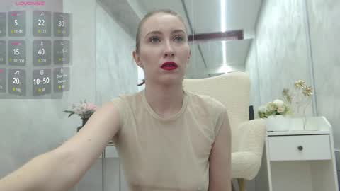 Snapshot of emberluna_ chatting on April 3, 2026, 5:27 am Ember online show from April 3, 2026, 5:27 am