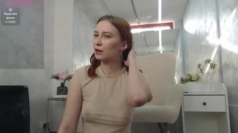 Snapshot of emberluna_ chatting on April 9, 2026, 5:40 am Ember online show from April 9, 2026, 5:40 am