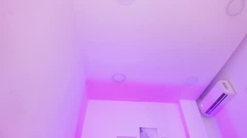 Snapshot of emelie_89 chatting on January 12, 2025, 3:14 pm emelie_89 online show from January 12, 2025, 3:14 pm