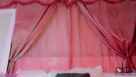 Snapshot of emely_rous chatting on December 2, 2024, 3:37 am Emely Rous online show from December 2, 2024, 3:37 am