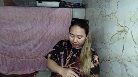 Emely online show from July 18, 2026, 11:14 am
