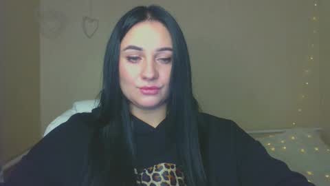 Snapshot of emelyblum chatting on October 16, 2025, 12:28 pm Emely online show from October 16, 2025, 12:28 pm