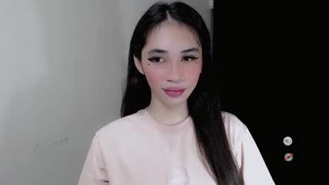 Snapshot of emelyn_fuckdoll chatting on December 14, 2024, 6:46 am Scarlett online show from December 14, 2024, 6:46 am