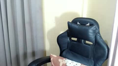 Snapshot of emelyn_fuckdoll chatting on October 17, 2025, 4:53 pm Scarlett online show from October 17, 2025, 4:53 pm