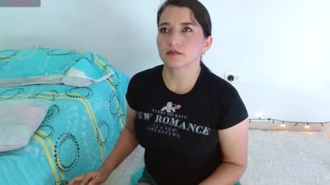 Snapshot of emelyross_ chatting on February 4, 2026, 7:42 pm emely ross online show from February 4, 2026, 7:42 pm