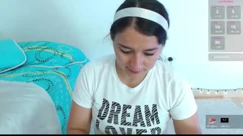 Snapshot of emelyross_ chatting on February 13, 2026, 10:28 pm emely ross online show from February 13, 2026, 10:28 pm