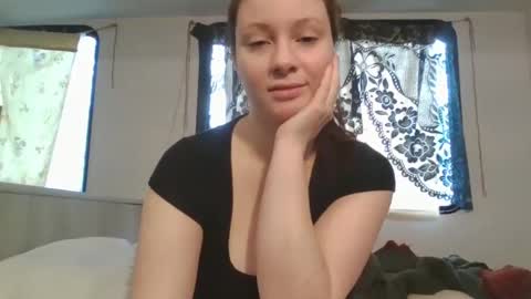 Snapshot of emerieskye chatting on January 14, 2025, 5:34 pm EmerieSkye online show from January 14, 2025, 5:34 pm