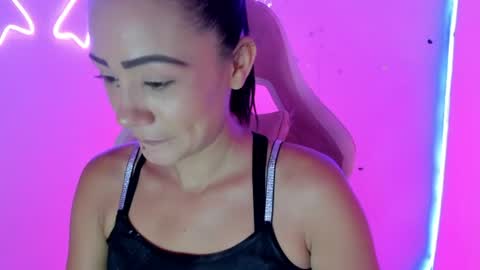 Lia coquine online show from August 3, 2026, 7:28 pm
