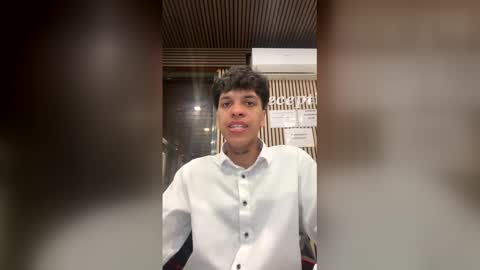 emi_it online show from April 7, 2026, 3:23 pm