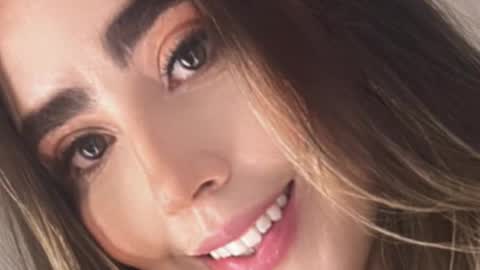 emi_royse online show from December 23, 2025, 1:36 am