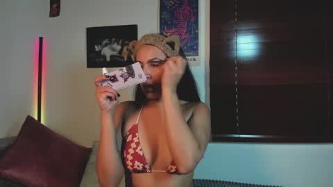 Snapshot of emigomez_ chatting on February 4, 2026, 12:44 pm Emilia Gomez online show from February 4, 2026, 12:44 pm