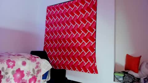 Snapshot of emiily15_ chatting on September 24, 2025, 9:18 pm Emi online show from September 24, 2025, 9:18 pm