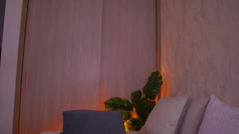    online show from September 13, 2025, 11:43 am