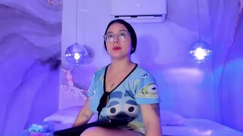 emiilycoopper online show from June 11, 2026, 1:09 pm