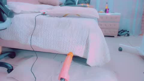 EmillySaenz online show from July 9, 2026, 12:20 pm