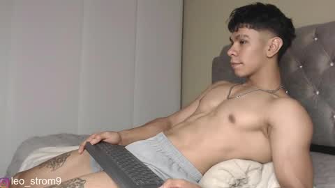 emile_239 online show from February 27, 2025, 4:09 am