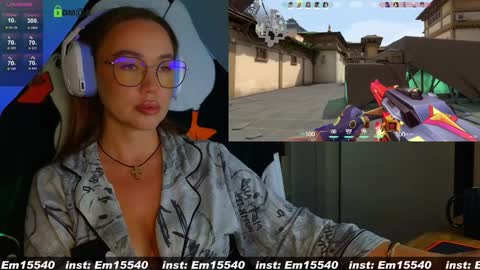 Snapshot of emili1_bc chatting on January 15, 2025, 3:50 pm Emili online show from January 15, 2025, 3:50 pm